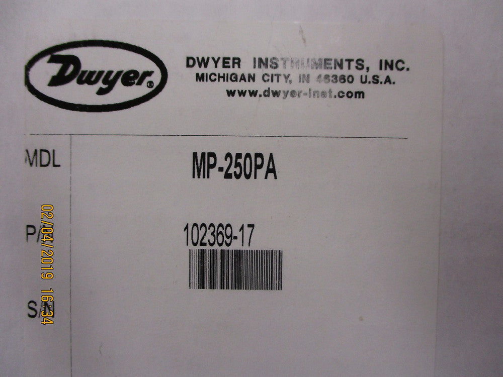 MP-250PA DWYER Mini-Photohelic Differential Pressure Sw/Gauge BRAND NEW!