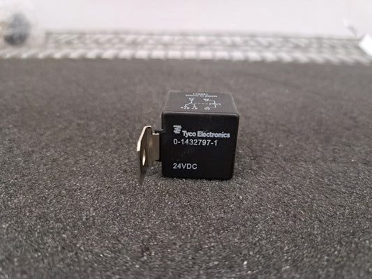 New, AMP/Tyco, 0-1432797-1, RELAY GEN PURPOSE SPDT 30A 24V