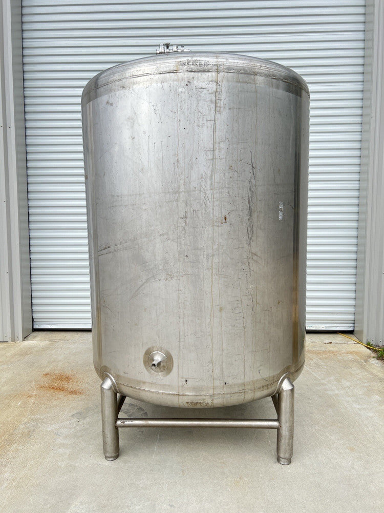 Stainless Steel Holding Tank (aprox 650 gallons).