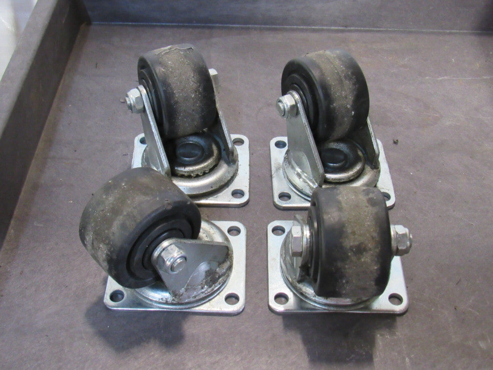LOT OF 4 NO NAME HEAVY DUTY SWIVEL CASTER WHEEL 3"DIA 1-25/32"W 4-1/8"H - USED