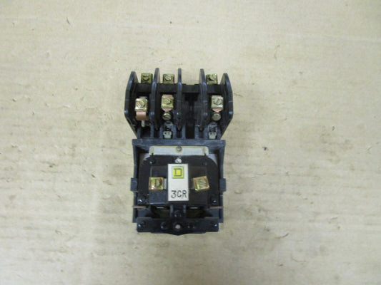 SQUARE D CONTROL RELAY 8501 H0 30 SER D 120V COIL 3 POLE 8501H030