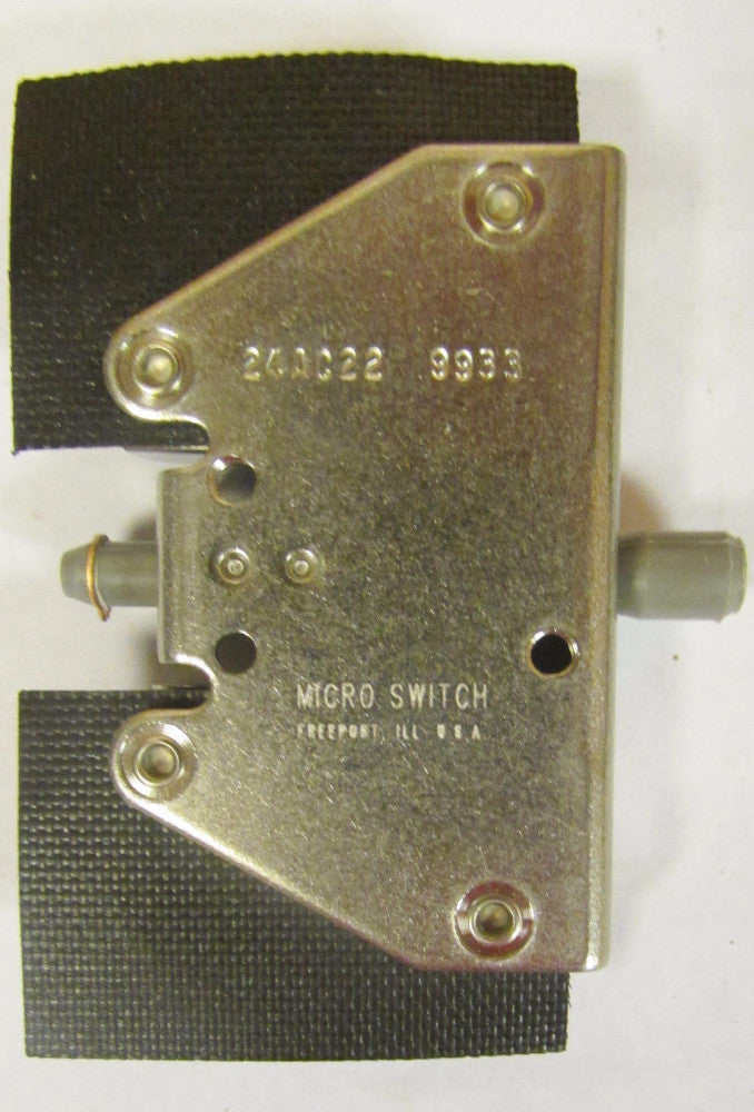 HONEYWELL MICROSWITCH 24AC22 9933 5 Amp Electrical Interlock Safety Switch