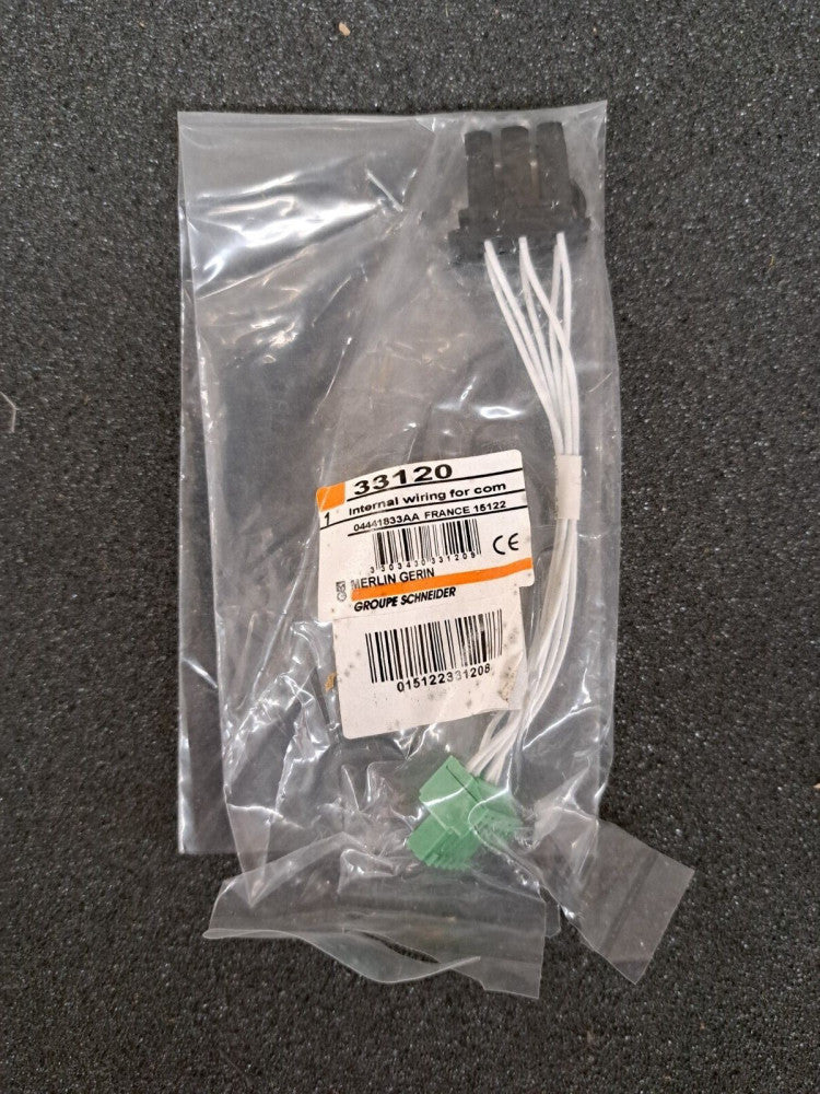 New, Merlin Gerin, 33120, INTERNAL WIRING FOR COM