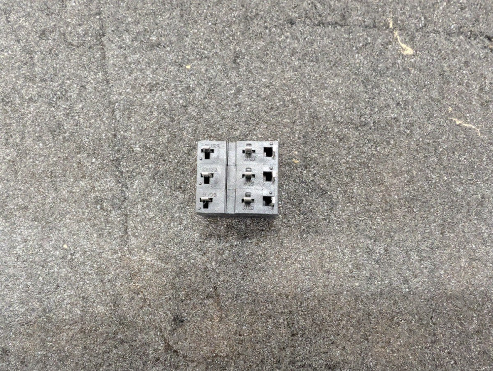 New, Cooper Bussmann, HLS-03-SL, FUSE BLOCK BLADE 125V 15A PCB