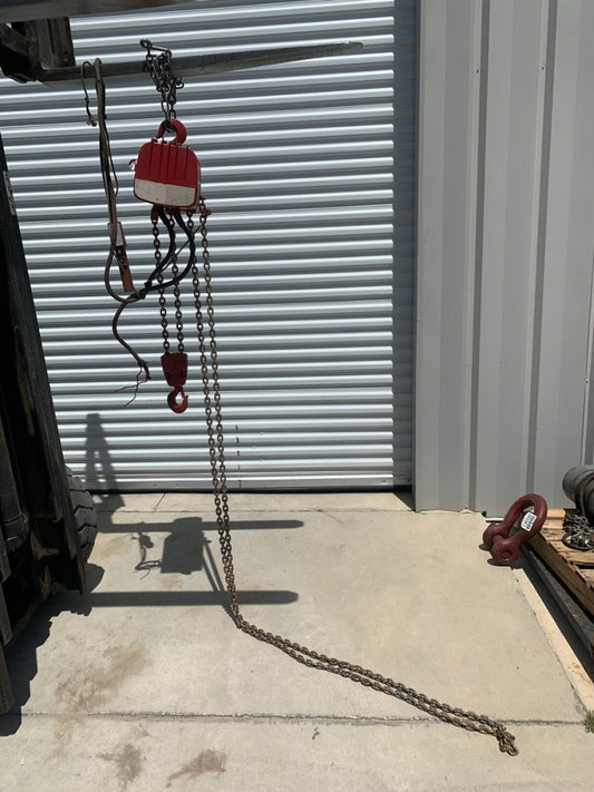 Dayton Electric Chain Hoist 9N100B (20 ft lift) 3 phase power