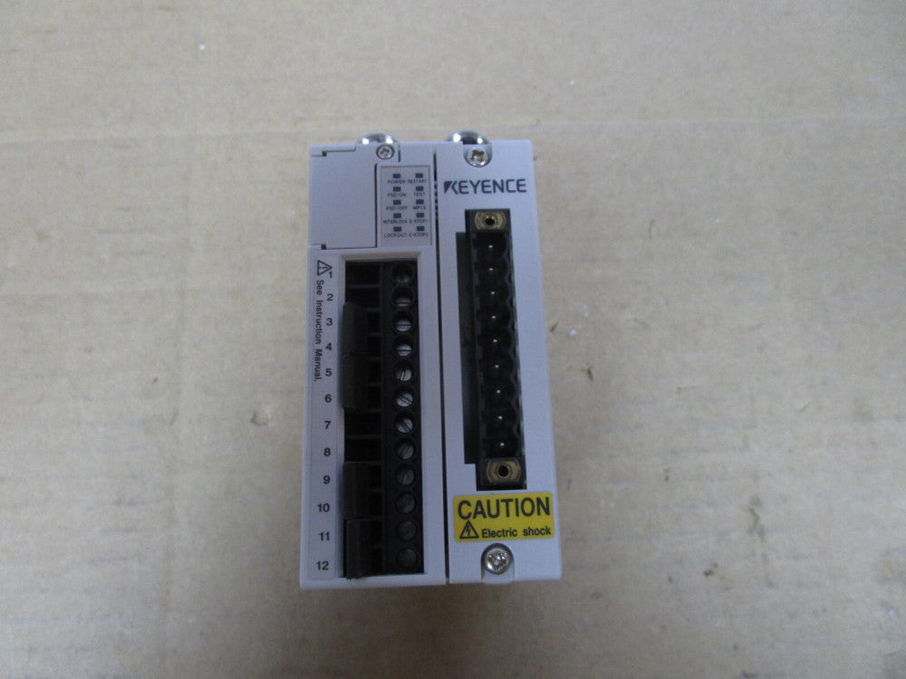KEYENCE SAFETY CONTROL UNIT SL-R11 24Vdc 150mA
