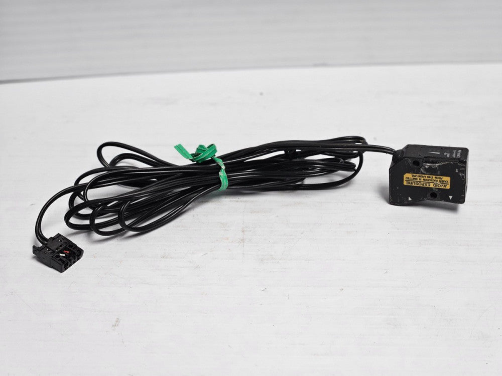 KEYENCE REFLECTIVE SENSOR HEAD LV-H37 LVH37 - USED