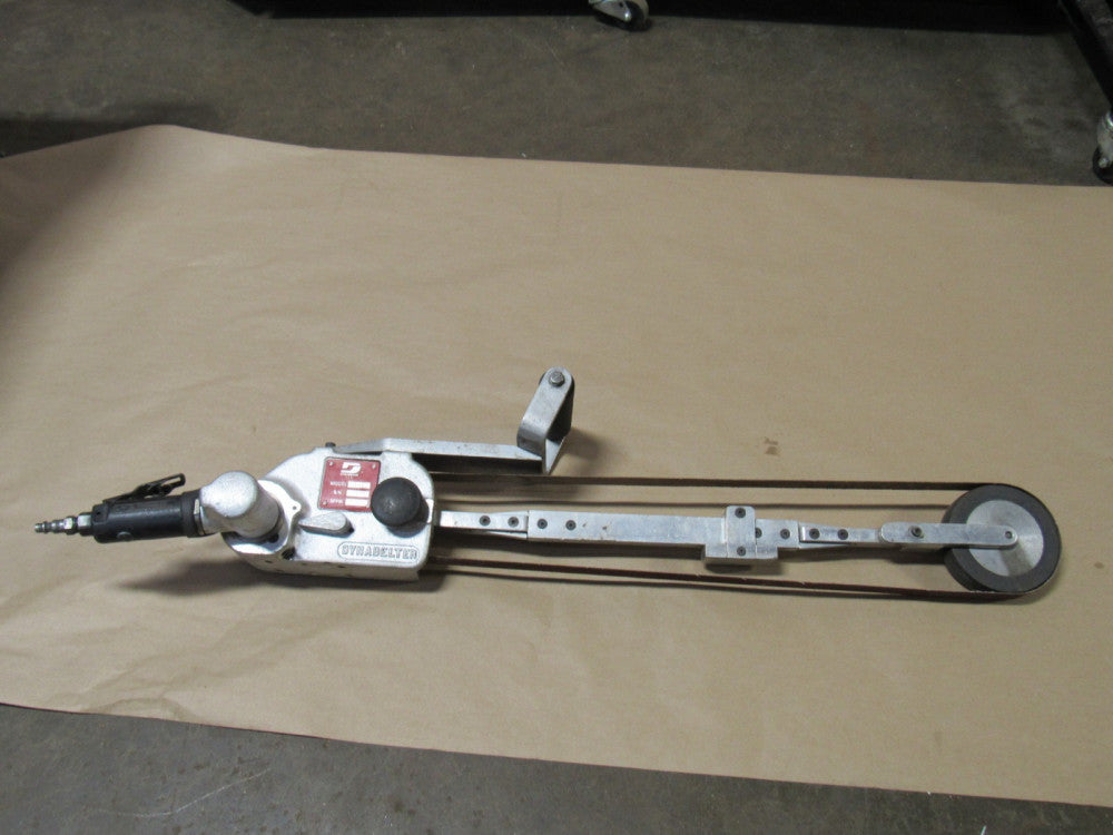 DYNABRADE DYNABELTER PNEUMATIC ABRASIVE 1" BELT TOOL FINISHER 11462 5900SFPM