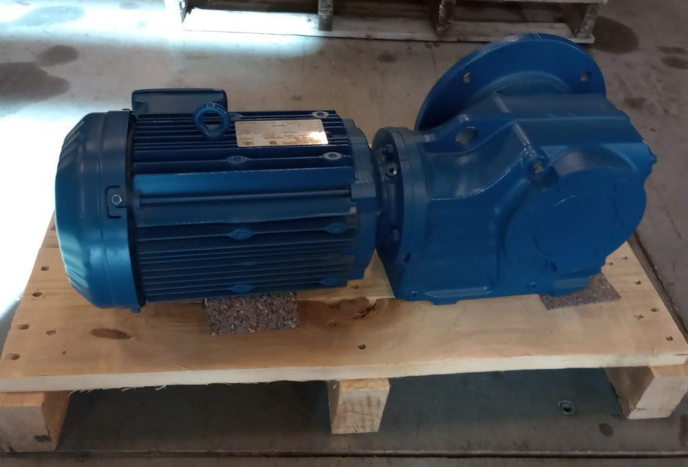 SEW EuroDrive KF67-DRS100L8/4 x 57.28 Gear Motor 3ph 230V 1725/30 Ratio 57.28:1