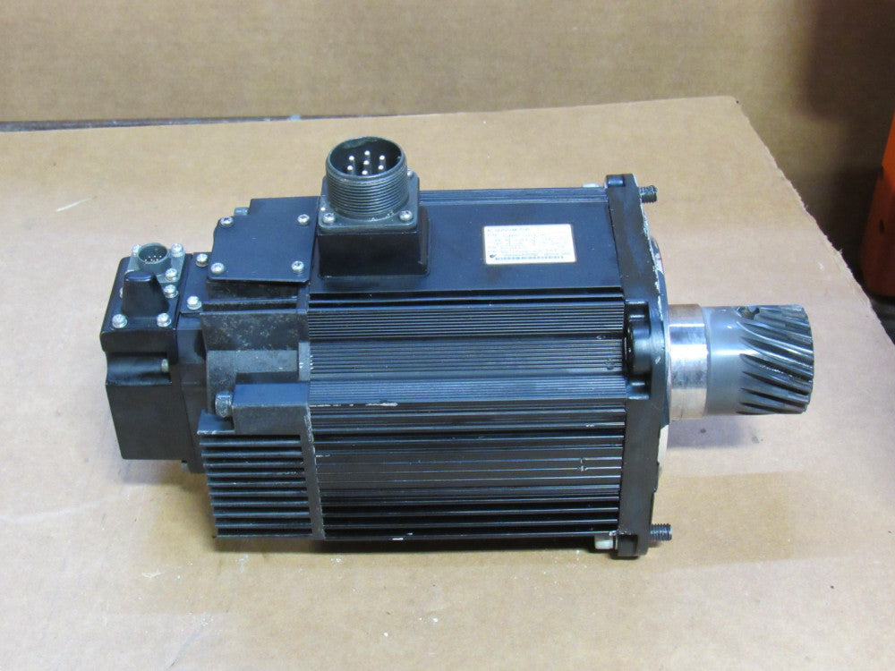 YASKAWA AC SERVO MOTOR SGMRS-13A2A-YR11 1300W 1500RPM 200V 8.34N•M 14A