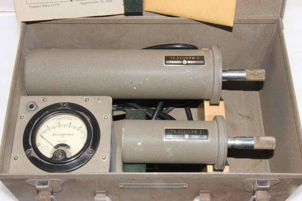 Vintage THE KALART COMPANY AN/UPM-2 Wavemeter Test Set