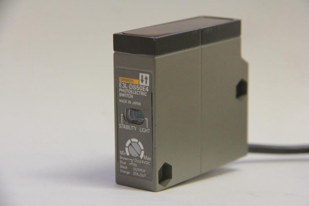 OMRON E3L-DS50E4 Photoelectric Switch