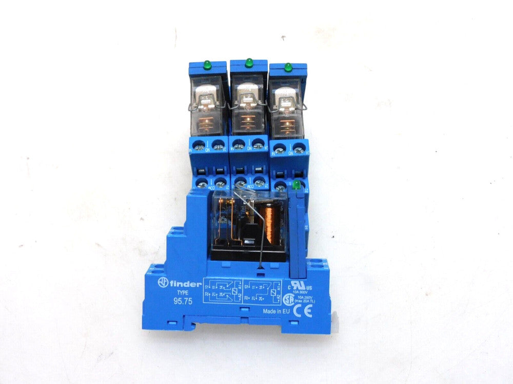 LOT OF 4 FINDER 95.75 BASE 10A 300V / OMRON GR2-1-E RELAY 24VDC