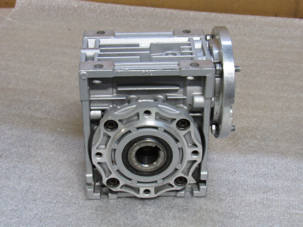 SHINWE WORM GEAR SPEED REDUCER FO40 1:10 RATIO 63B5T INPUT - USED