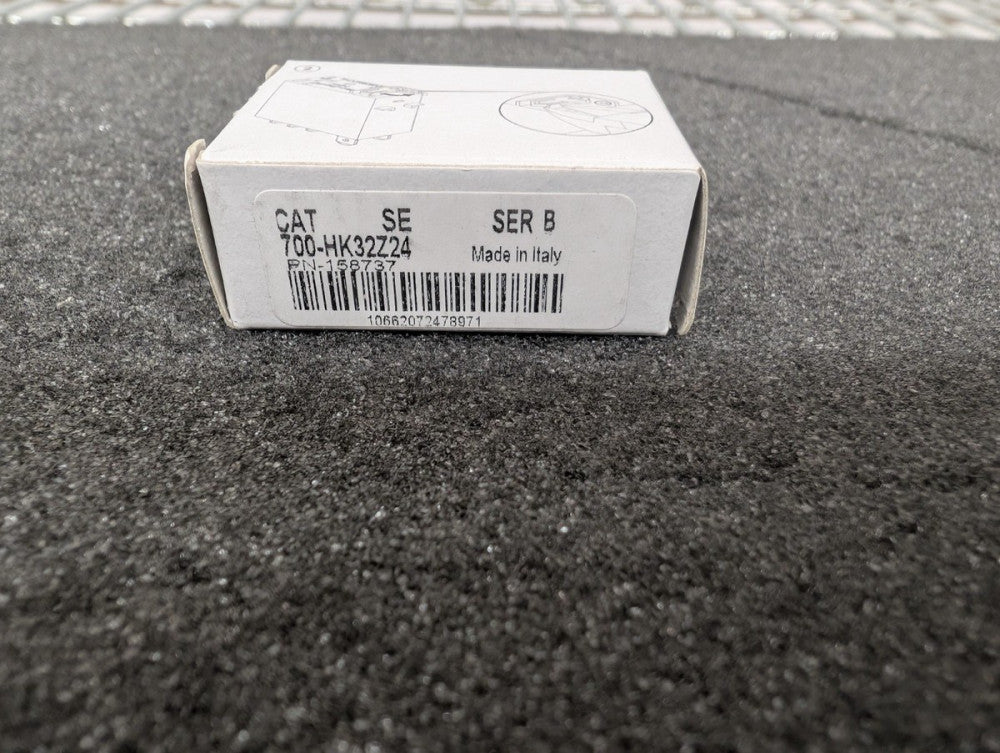 New, Allen Bradley, 700-HK32Z24, Intermediate Relay 5A 24VDC 8 Pin Ser B