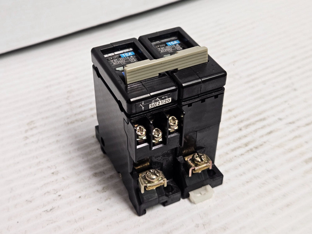 FUJI ELECTRIC CIRCUIT BREAKER CP32D 41-20113 15 A AMP 2P 2 POLE 250V 1 KA
