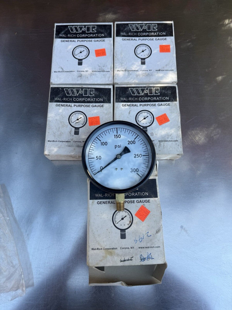 Lot of 5 -  Wal-Rich 1713014 Pressure Gauge 0-300 PSI 4.5" Dial 1/4" NPTLM