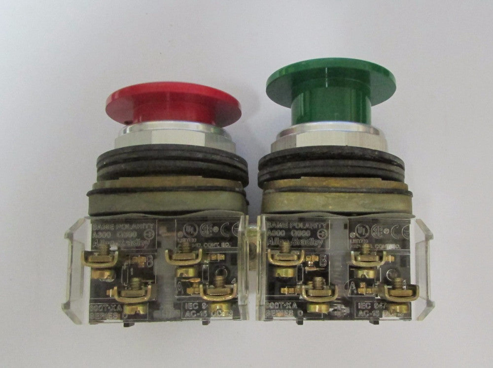 ALLEN BRADLEY 800T FD16F Maintained Upper GREEN Lower RED Mushroom Operators 