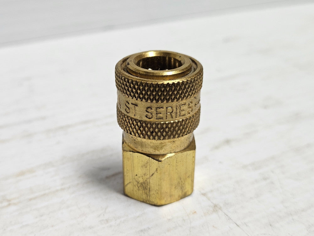NEW PARKER FEMALE BRASS QUICK CONNECT COUPLER BST-2 1/4"NPT