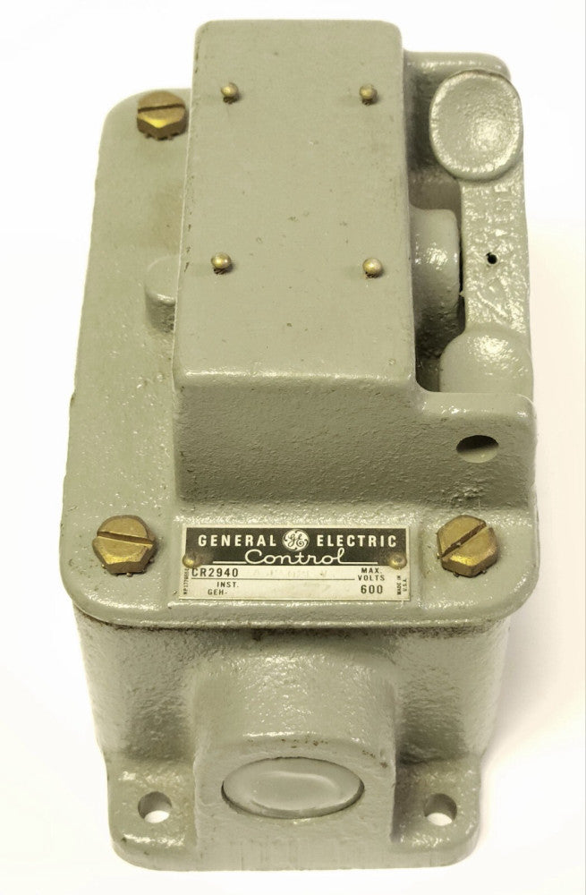 GENERAL ELECTRIC CR2940 AJ202EV Heavy Duty Manual Motor Starter ON OFF Switch