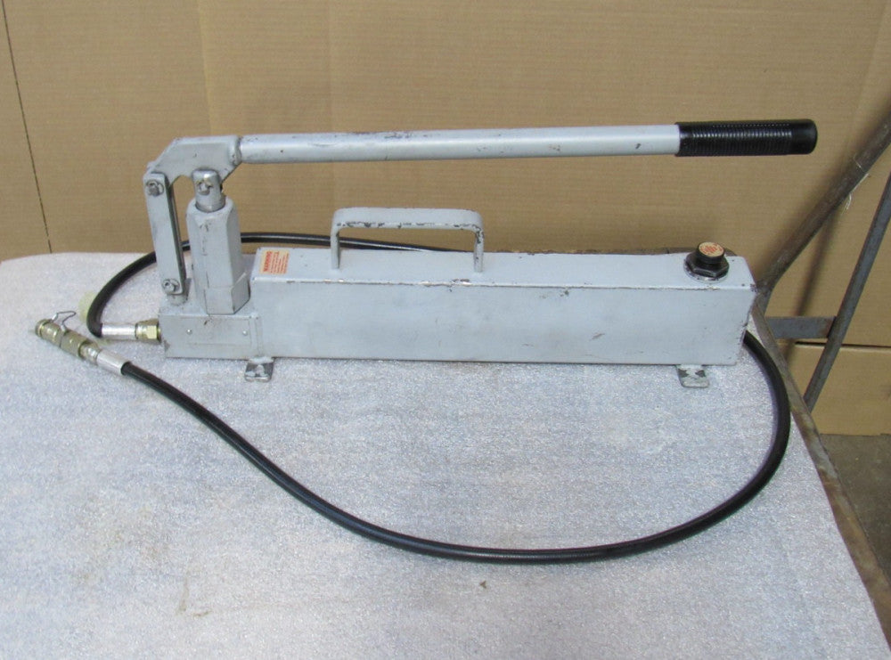 TR Engineering Hydraulic Manual Hand Pump 100036