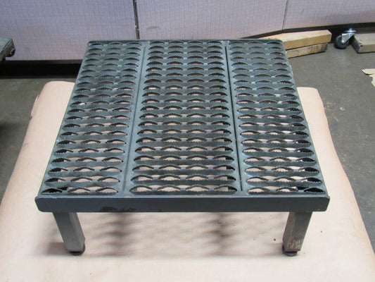 EGA SINGLE STEP MACHINE PLATFORM STAND RISER AHW-H 24X24" 9-14"H 300LB CAP