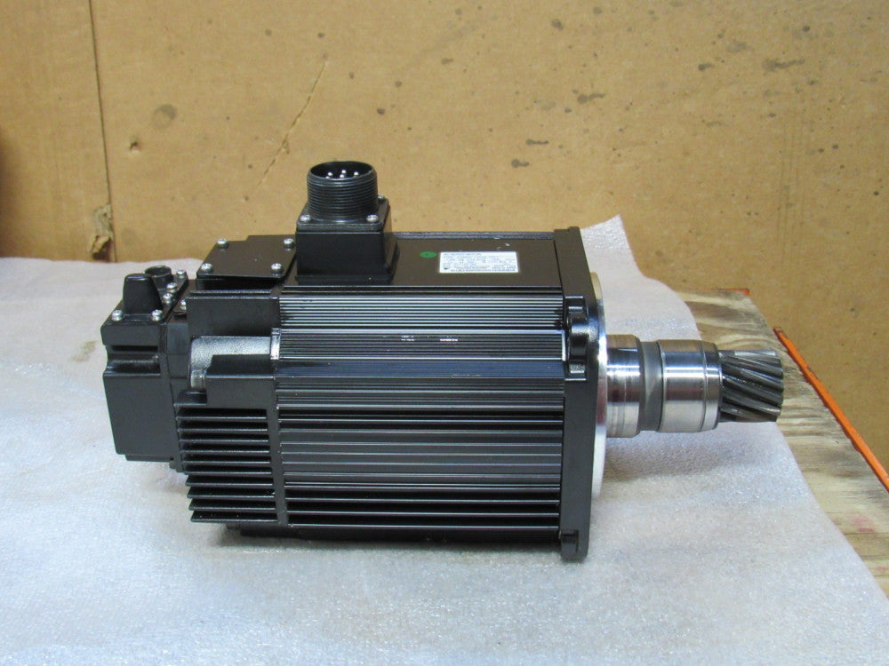 YASKAWA AC SERVO MOTOR SGMRS-13A2A-YR11 1300W 1500RPM 200V 8.34N•M 14A