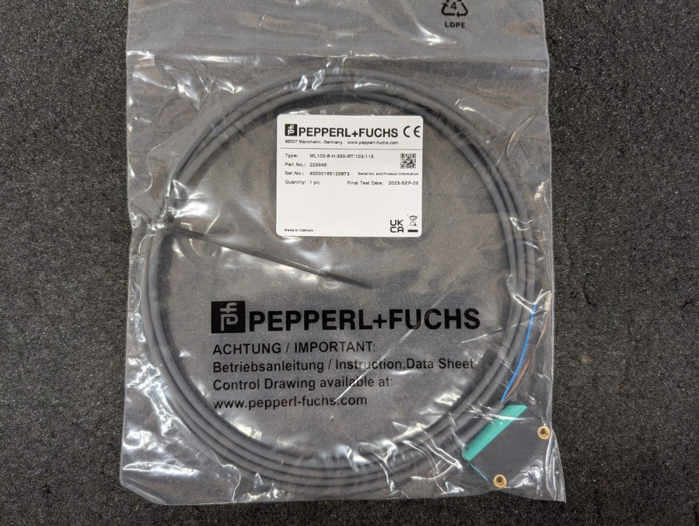 New, Pepperl+Fuchs, ML100-8-H-350-RT/103/115, BACKGROUND SUPP. OPT. SENSOR
