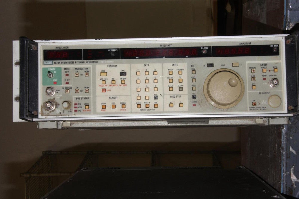 FLUKE 6070A Synthesized RF Signal Generator No Display Options 130 830 870