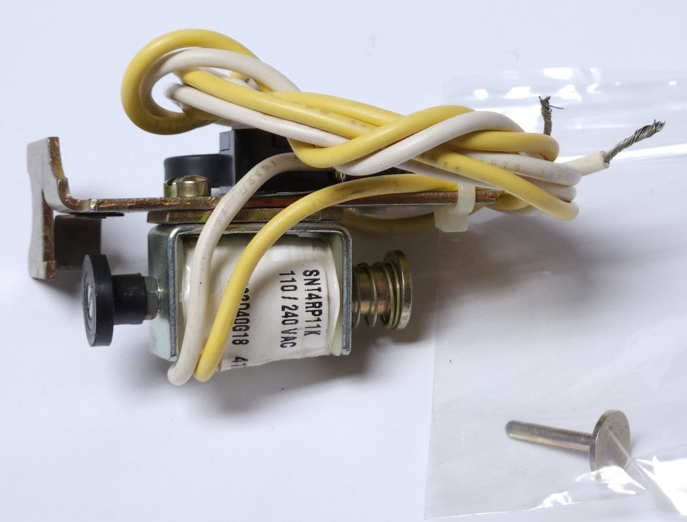 EATON CUTLER HAMMER SNT4RP11K 110 240 VAC L Frame Shunt Trip 1493D40G18 Type LD