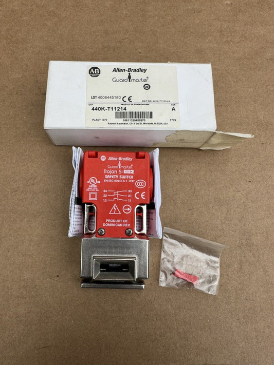 Allen Bradley Guardmaster Safety Relay 440K-T11214 SER A Unused in Box