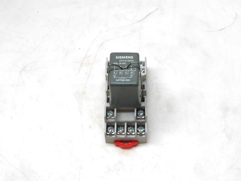 SIEMENS 3TX7127-3HC03 PLUG IN RELAY W/ BASE 3TX7144-1E5 10A 300V
