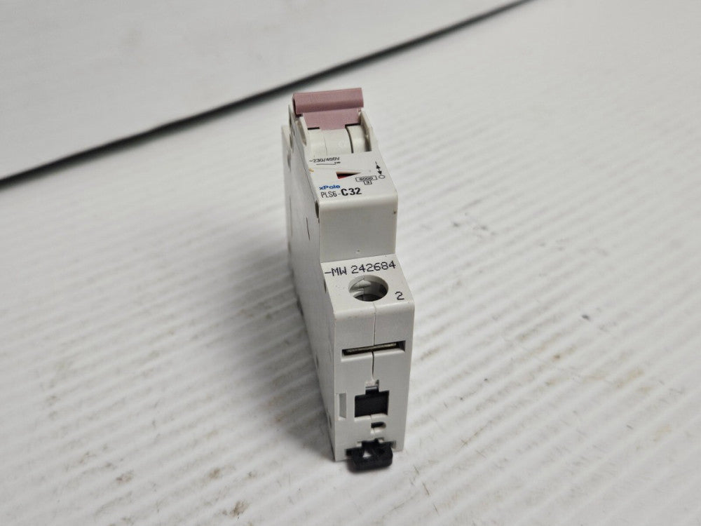 EATON CIRCUIT BREAKER PLS6-C32 PLS6-C32-MW 32 A AMP 1P 1 POLE - USED