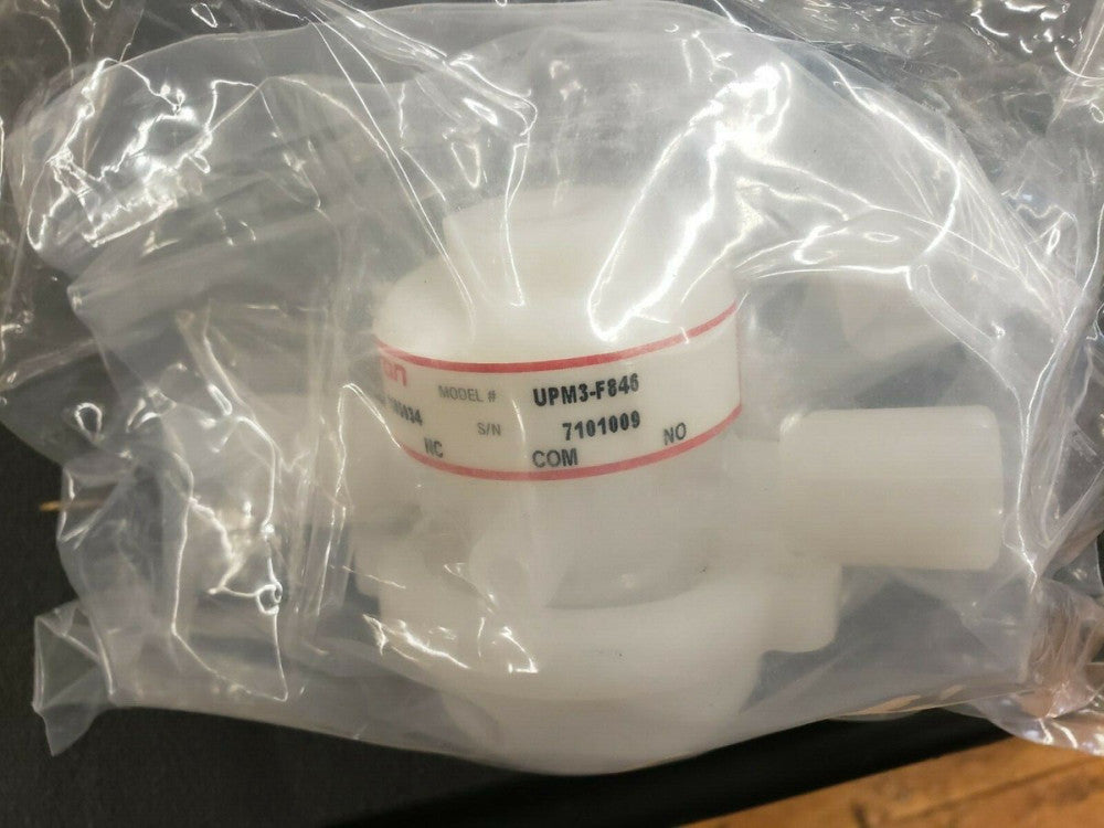 NEW, SAINT-GOBAIN, UPM3-F846, Teflon 3-way Pneumatic Diaphragm Valve 7/16"