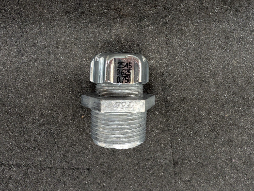 New, Thomas & Betts, 2545, 1 IN CORD CONNECTOR .625-.750