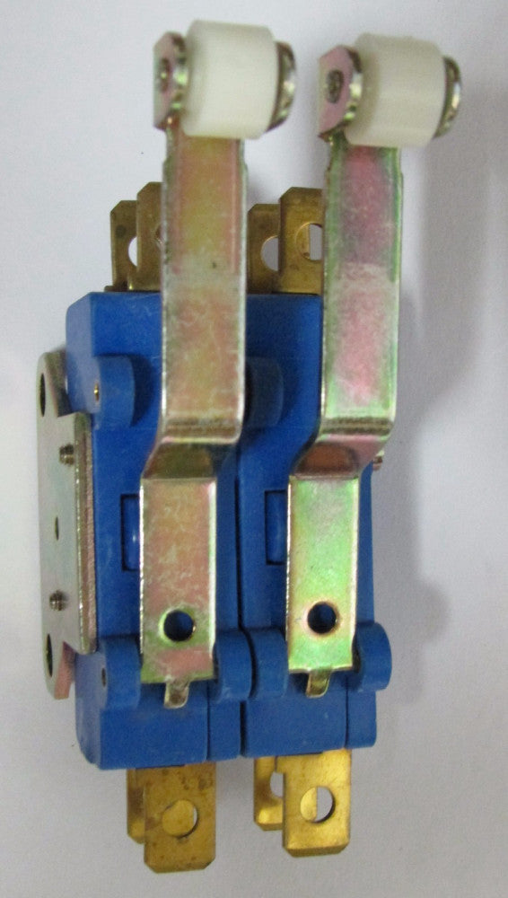 CROUZET 83154 0 IW3 5-10A 125-250V Double Lever Roller Action Limit Switch*Each 