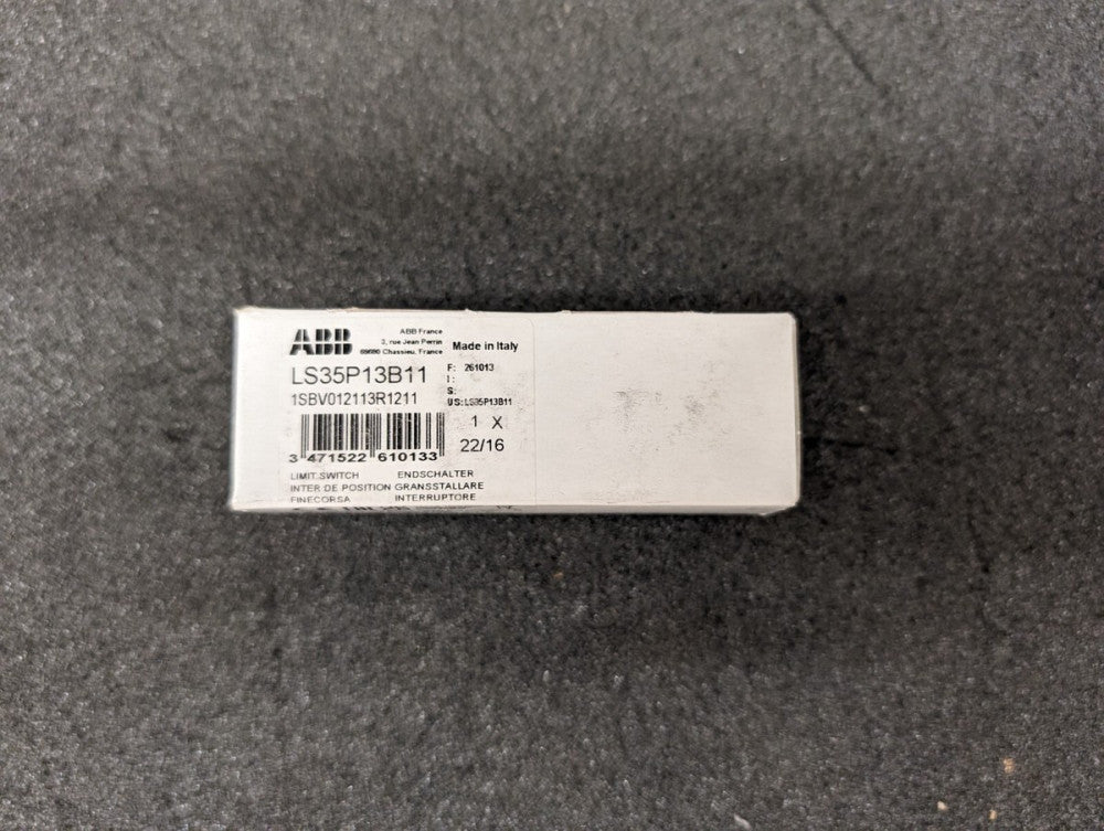 New, ABB, LS35P13B11, LIMIT SWITCH 30MM ROLL PLUNGER SNP
