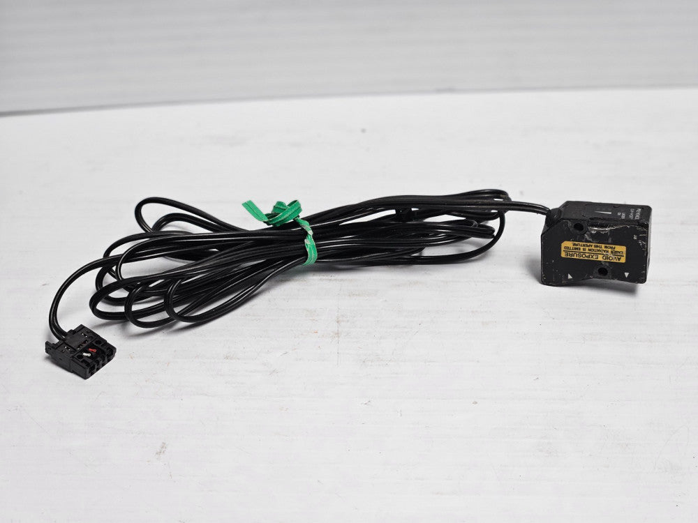 KEYENCE REFLECTIVE SENSOR HEAD LV-H37 LVH37 - USED