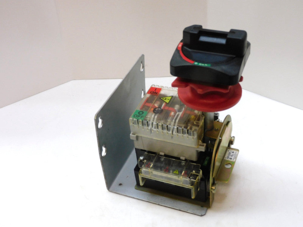 ALLEN BRADLEY 194RF-NC030 FUSIBLE DISCONNECT SWITCH 480V 30A