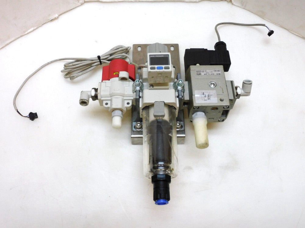 SMC AIR VALVE ASSEMBLY W/ AV3000-03-5Y VHS30-03A AW30-03BD-B ISE30A-01-C