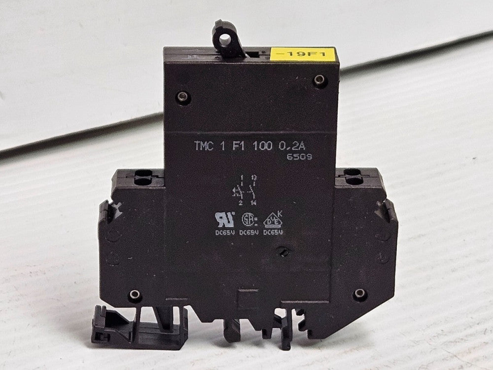 PHOENIX CONTACT CIRCUIT BREAKER TMC 1 F1 100 0,2A TMC1F11000.2A 2 A AMP - USED