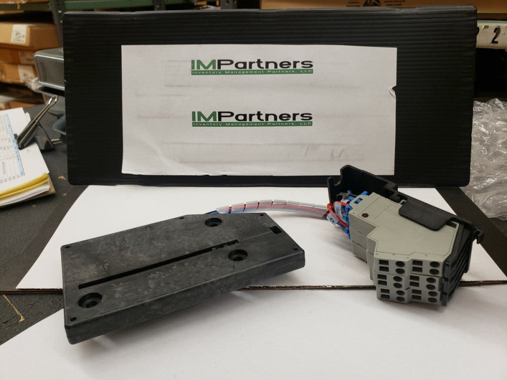 OPEN BOX, EATON, 65A2788G23, Signaling Switch, Circuit-Breaker position R or L