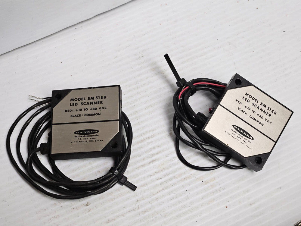 LOT OF 2 BANNER LED SCANNER SM51EB - USED