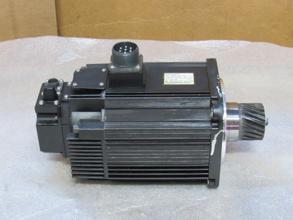 YASKAWA AC SERVO MOTOR SGMRS-13A2A-YR11 1300W 1500RPM 200V 8.34N•M 14A