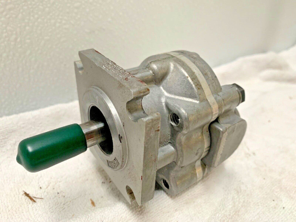 NEW PARKER D05BA2F GEAR PUMP 