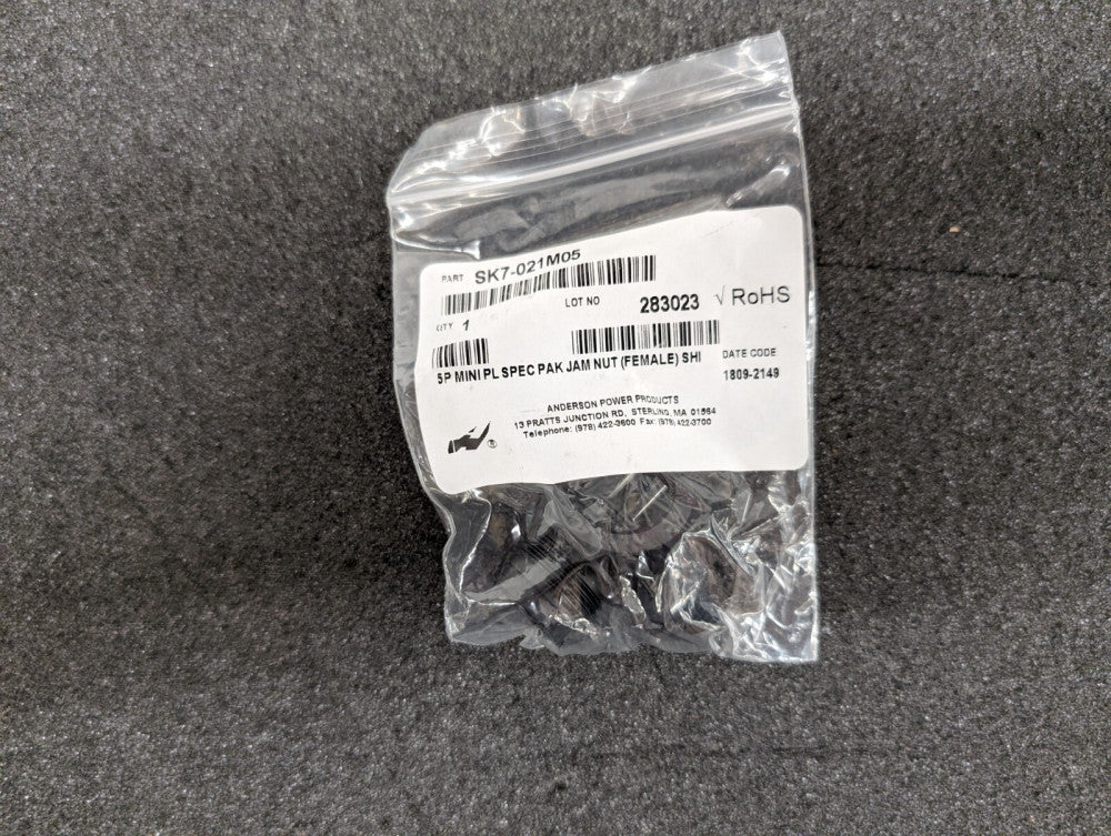 New, Anderson Power, SK7-021M05, CONN PLG HSG FMALE 5POS PNL MT - Lot of 2pcs