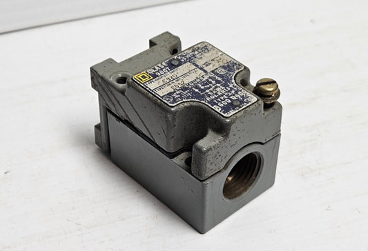 SQUARE D LIMIT SWITCH BODY 9007 C52D 9007C52D - USED