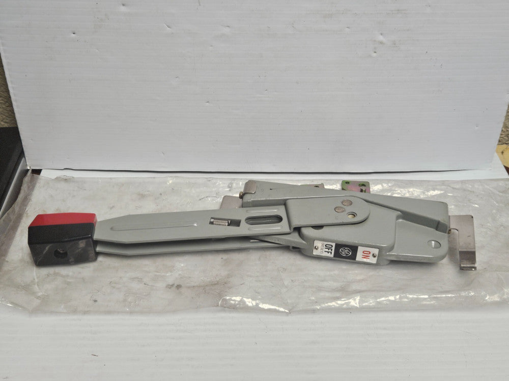 NEW GE GENERAL ELECTRIC DISCONNECT SWITCH HANDLE E130