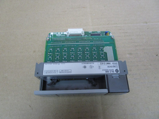 ALLEN BRADLEY SLC 500 OUTPUT MODULE 1746-0V32 SER C 1746-OV32