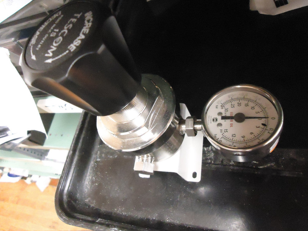 Tascom 44-4660SA4-197 Vacuum Pump. INLET. 120 PSIG maximum